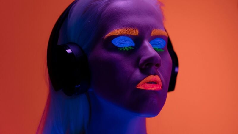 ¿Por qué tu cerebro se obsesiona con una canción en bucle? 