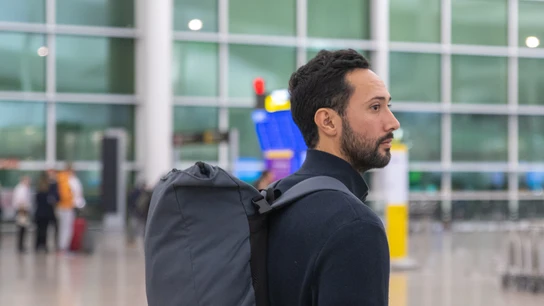 El rapero mallorquín Josep Miquel Arenas 'Valtònyc' llega al Aeropuerto de Barcelona en El Prat de Llobregat (Catalunya, España) el domingo 29 de octubre de 2023 para volar el mismo día a Palma de Mallorca (Islas Baleares). El rapero mallorquín Josep Miquel Arenas 'Valtònyc' llega al Aeropuerto de Barcelona en El Prat de Llobregat (Catalunya, España) el domingo 29 de octubre de 2023 para volar el mismo día a Palma de Mallorca (Islas Baleares).