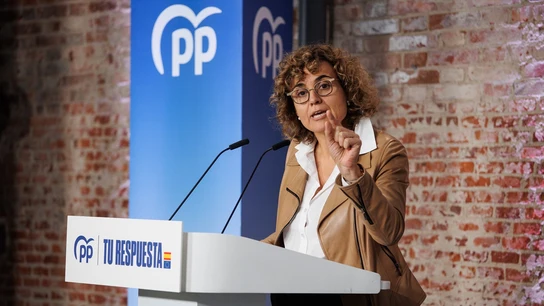 Dolors Montserrat, candidata del PP a las elecciones europeas, interviene durante la presentación de los ejes del programa electoral. Dolors Montserrat, candidata del PP a las elecciones europeas, interviene durante la presentación de los ejes del programa electoral.