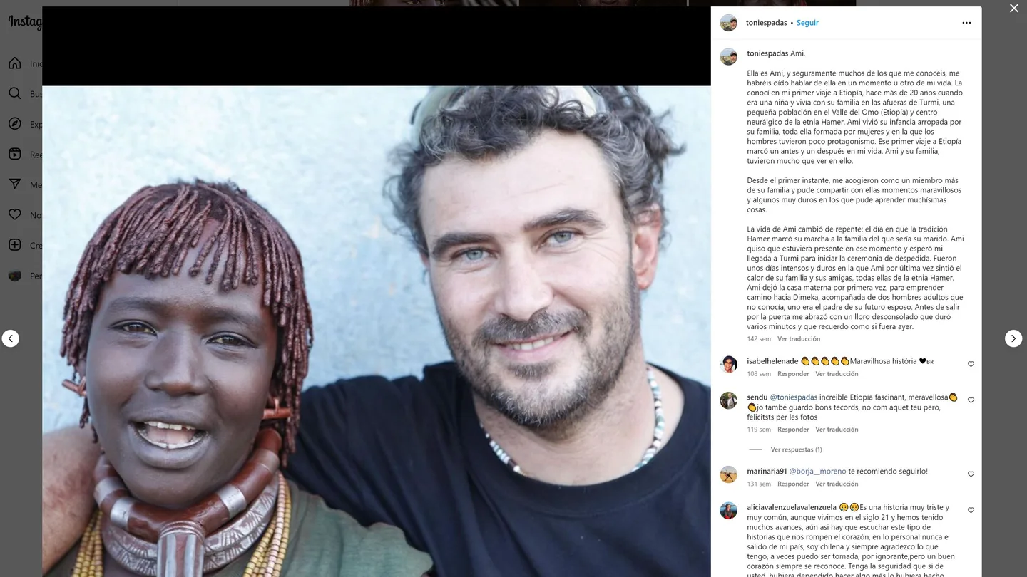 Fotografía tomada de la cuenta en Instagram de Toni Espadas donde aparece junto a una joven en uno de sus primeros viajes a Etiopía. Fotografía tomada de la cuenta en Instagram de Toni Espadas donde aparece junto a una joven en uno de sus primeros viajes a Etiopía.