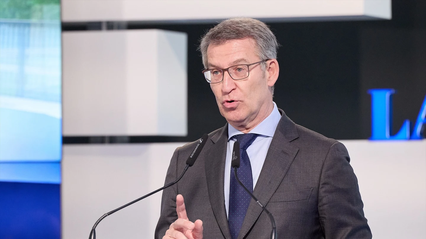 El presidente del PP, Alberto Núñez Feijóo, presenta a la candidata del Partido Popular a las elecciones europeas. El presidente del PP, Alberto Núñez Feijóo, presenta a la candidata del Partido Popular a las elecciones europeas.