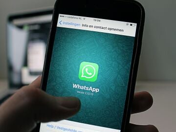 La nueva estafa de WhatsApp que roba tus datos pulsando solo un botón