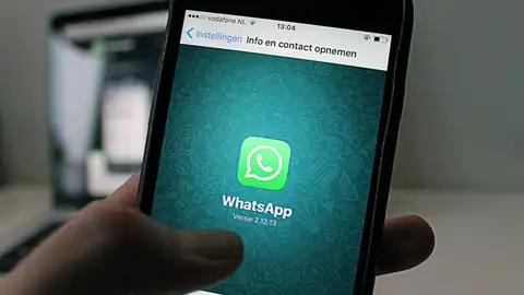 La nueva estafa de WhatsApp que roba tus datos pulsando solo un botón La nueva estafa de WhatsApp que roba tus datos pulsando solo un botón