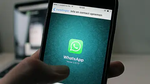 La nueva estafa de WhatsApp que roba tus datos pulsando solo un botón La nueva estafa de WhatsApp que roba tus datos pulsando solo un botón