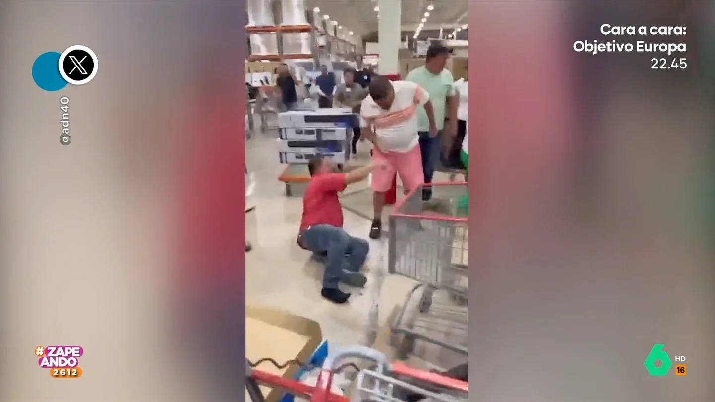 Unos clientes terminan a empujones por quedarse con el último ventilador de una tienda Unos clientes terminan a empujones por quedarse con el último ventilador de una tienda