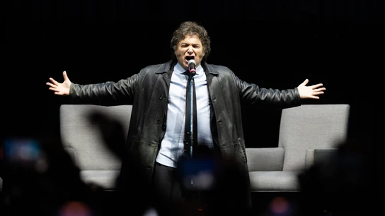 El presidente de Argentina, Javier Milei, en la presentación de su libro 'Capitalismo, socialismo y la trampa neoclásica' en el Luna Park El presidente de Argentina, Javier Milei, en la presentación de su libro 'Capitalismo, socialismo y la trampa neoclásica' en el Luna Park