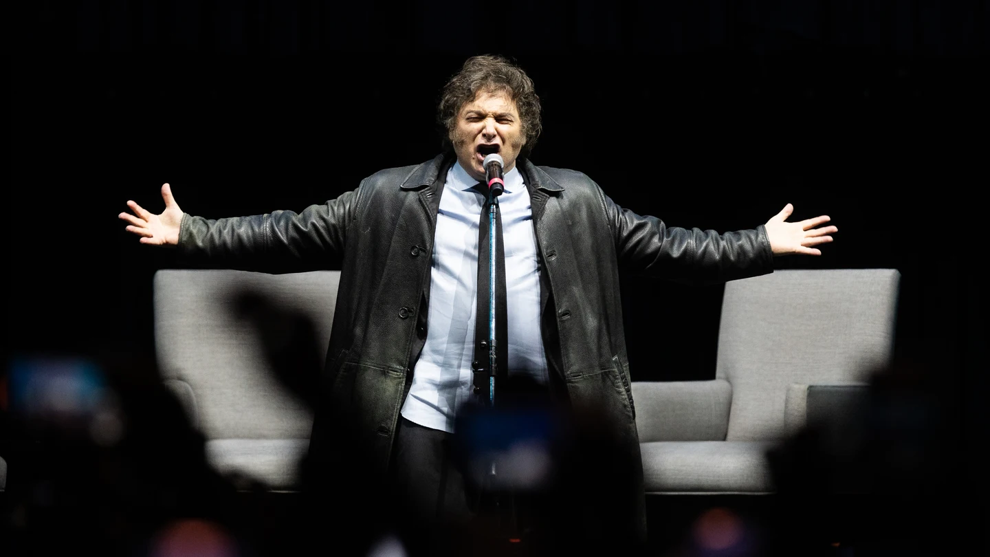 El presidente de Argentina, Javier Milei, en la presentación de su libro 'Capitalismo, socialismo y la trampa neoclásica' en el Luna Park El presidente de Argentina, Javier Milei, en la presentación de su libro 'Capitalismo, socialismo y la trampa neoclásica' en el Luna Park