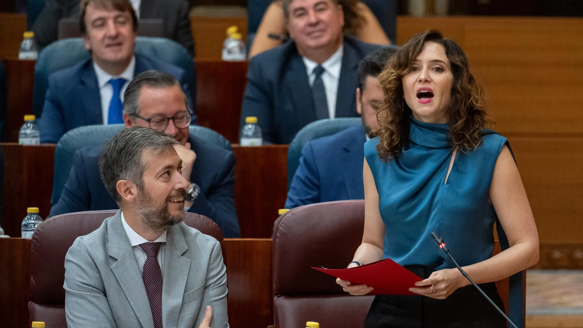 La presidenta de la Comunidad, Isabel Díaz Ayuso, en el pleno de la Asamblea de Madrid, este jueves. 