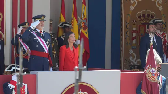 Los reyes en el desfile de las Fuerzas Armadas Los reyes en el desfile de las Fuerzas Armadas