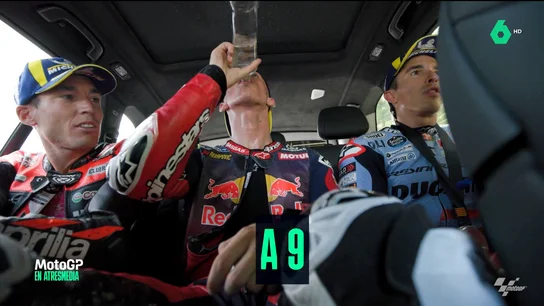 Conversación entre Espargaró, Acosta y Márquez Conversación entre Espargaró, Acosta y Márquez