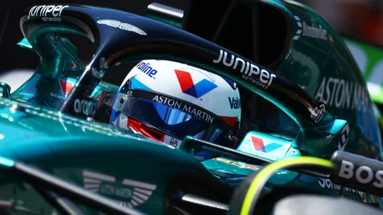 Fernando Alonso, dentro de su Aston Martin Fernando Alonso, dentro de su Aston Martin