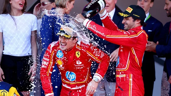 Charles Leclerc y Carlos Sainz, en el podio Charles Leclerc y Carlos Sainz, en el podio