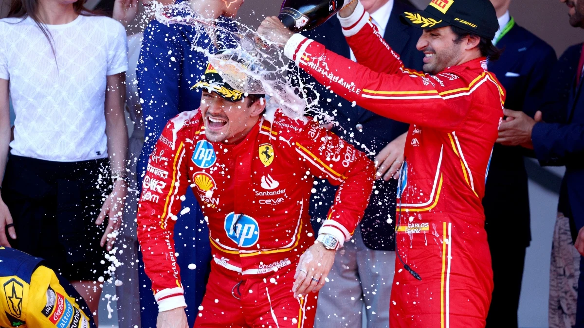 Charles Leclerc y Carlos Sainz, en el podio