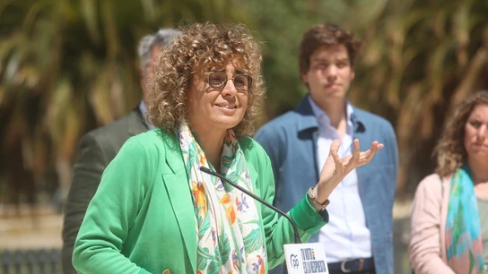 La cabeza de lista del PP al Parlamento europeo, Dolors Montserrat, en un acto en Cádiz. La cabeza de lista del PP al Parlamento europeo, Dolors Montserrat, en un acto en Cádiz.