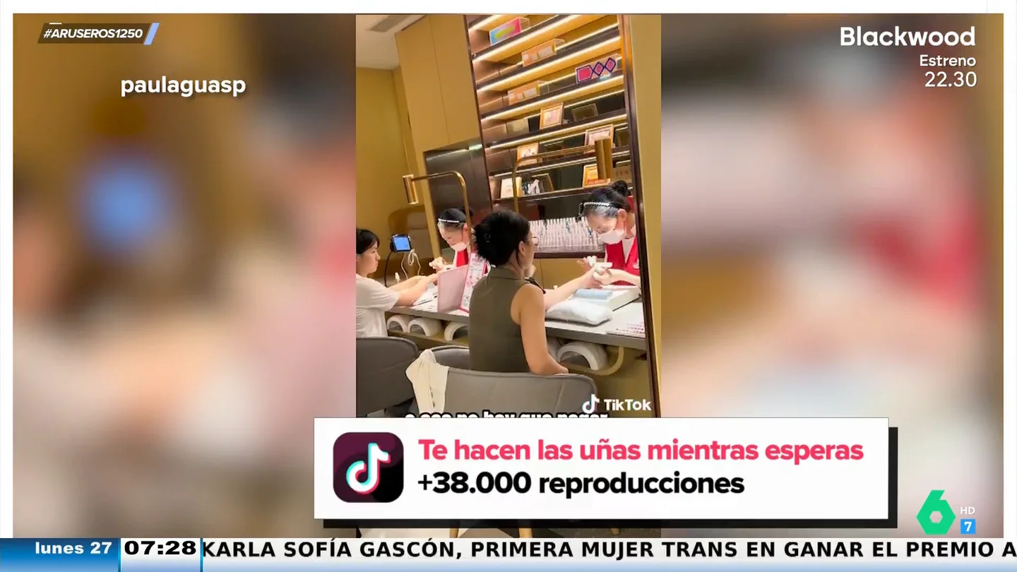 Te hacen las uñas mientras esperas a tener mesa: así es uno de los restaurantes más virales de China Te hacen las uñas mientras esperas a tener mesa: así es uno de los restaurantes más virales de China