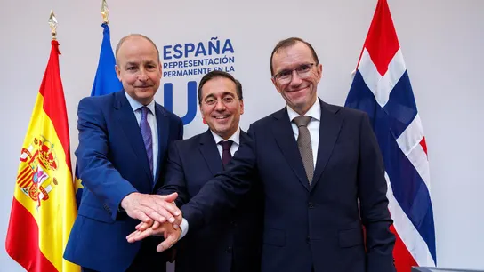 El ministro de Exteriores, José Manuel Albares, y sus homólogos noruego e irlandés, Espen Barth Eide y Michael Martin El ministro de Exteriores, José Manuel Albares, y sus homólogos noruego e irlandés, Espen Barth Eide y Michael Martin