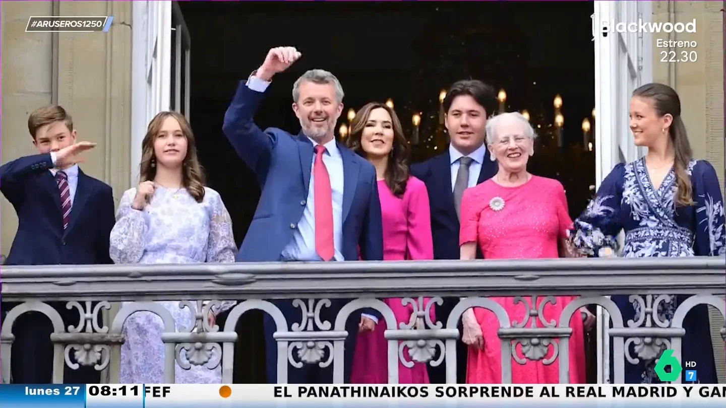 Alfonso Arús analiza los gestos entre Federico y Mary de Dinamarca: "Él pasa de ella olímpicamente" Alfonso Arús analiza los gestos entre Federico y Mary de Dinamarca: "Él pasa de ella olímpicamente"