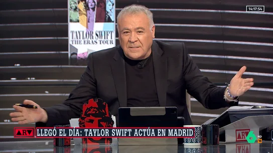Fuck Patriarcado, la pulsera que las 'swifties' le regalan a Ferreras antes del concierto de Taylor Swift en Madrid Fuck Patriarcado, la pulsera que las 'swifties' le regalan a Ferreras antes del concierto de Taylor Swift en Madrid