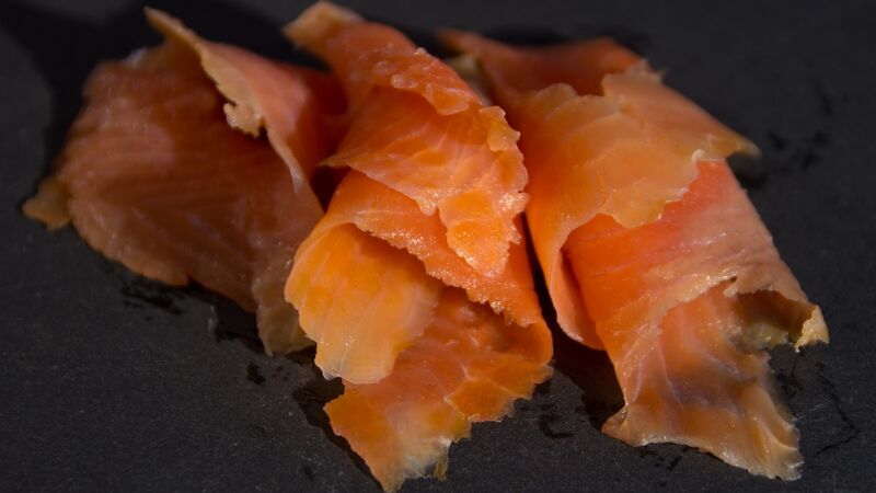 Alertan de la presencia de listeria monocytogenes en salmón ahumado procedente de España