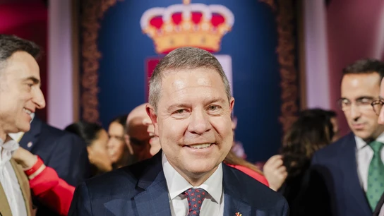 El presidente de Castilla-La Mancha, Emiliano García-Page, posa tras el acto institucional del Día de Castilla-La Mancha. El presidente de Castilla-La Mancha, Emiliano García-Page, posa tras el acto institucional del Día de Castilla-La Mancha.