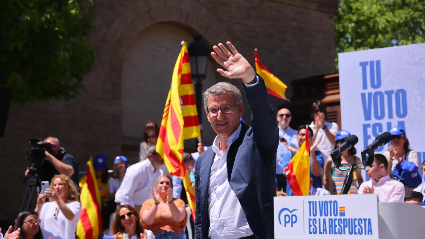 Alberto Nuñez Feijóo, líder del PP, durante un mitin en Zaragoza Alberto Nuñez Feijóo, líder del PP, durante un mitin en Zaragoza
