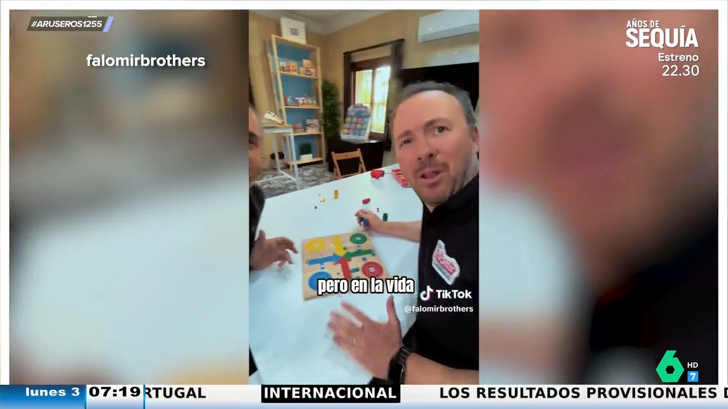 Alfonso Arús, a Rocío Cano por las normas que utiliza en el parchís: "En Boadilla se juega de forma diferente" Alfonso Arús, a Rocío Cano por las normas que utiliza en el parchís: "En Boadilla se juega de forma diferente"