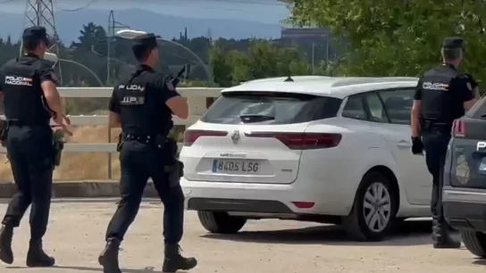 Agentes de la Policía buscan a los implicados en el asesinato del hermano de Begoña Villacís, en una imagen de archivo. Agentes de la Policía buscan a los implicados en el asesinato del hermano de Begoña Villacís, en una imagen de archivo.