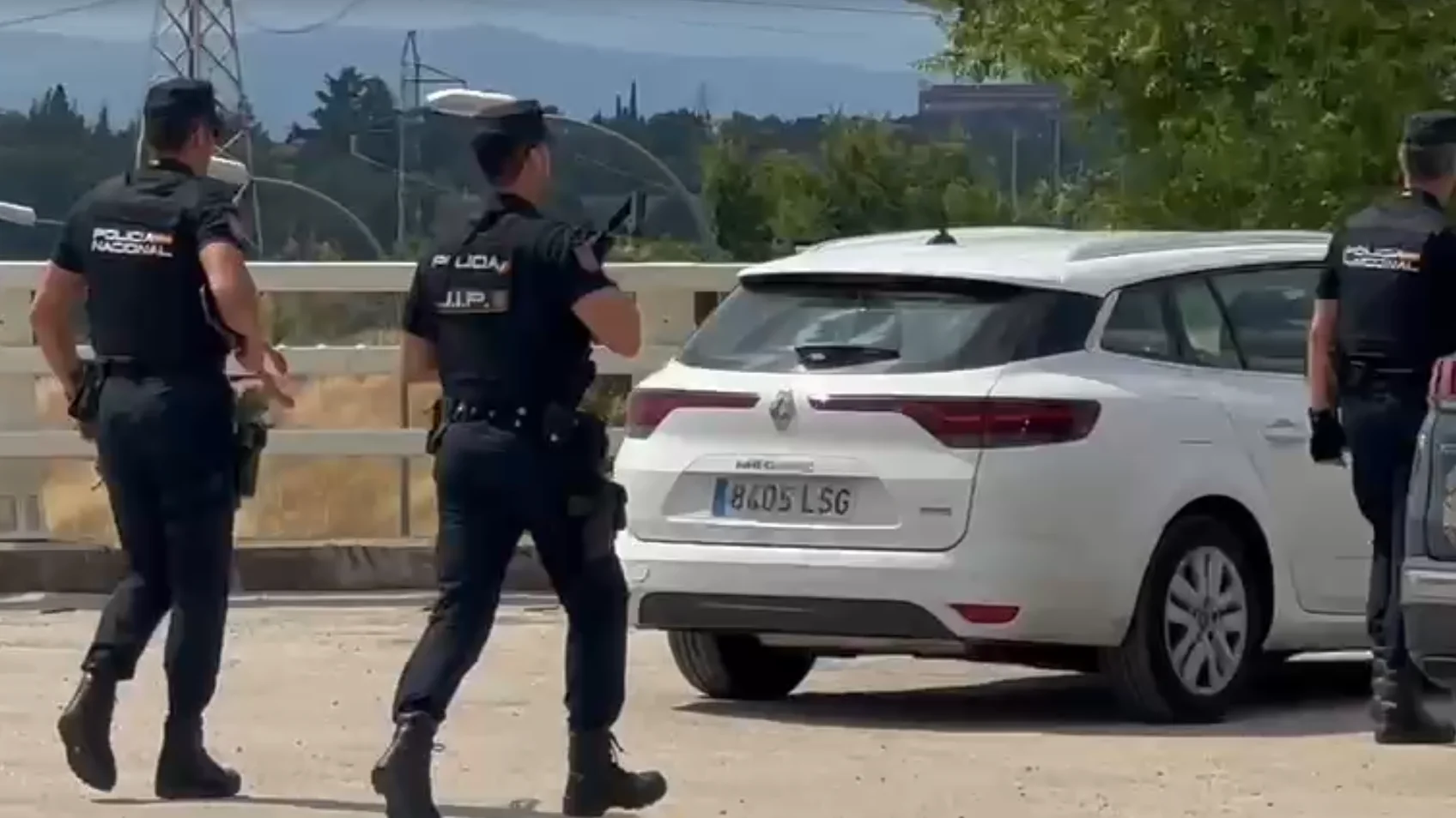 Agentes de la Policía buscan a los implicados en el asesinato del hermano de Begoña Villacís, en una imagen de archivo.