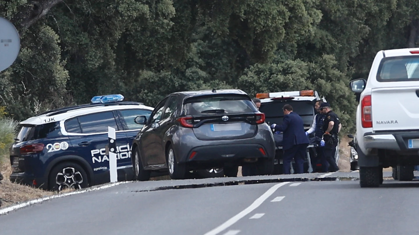 Presencia policial en las inmediaciones de la zona del asesinato a tiros del hermano de Begoña Villacís Presencia policial en las inmediaciones de la zona del asesinato a tiros del hermano de Begoña Villacís