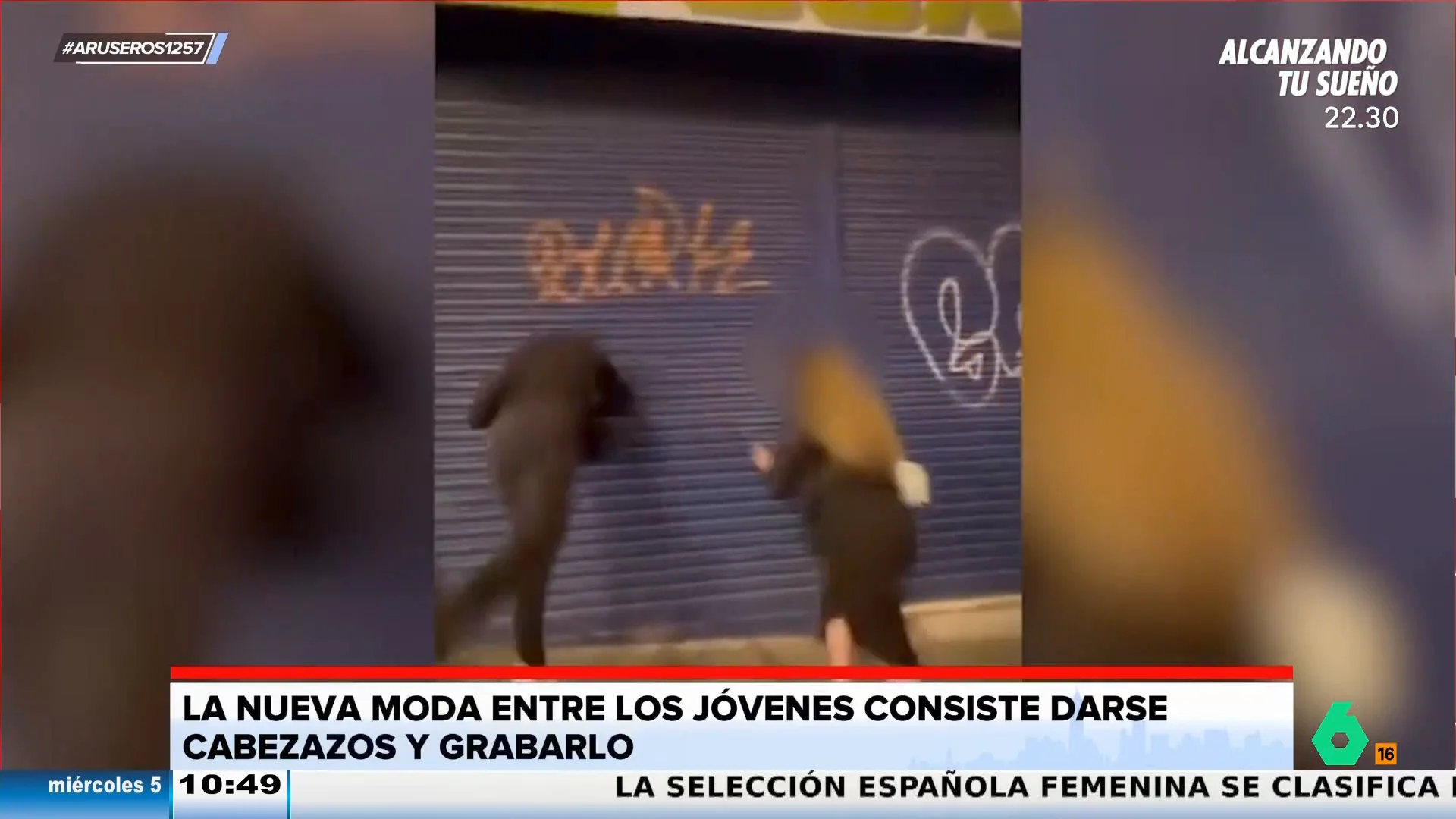 La peligrosa moda entre los jóvenes: grabarse dándose cabezazos contra la pared