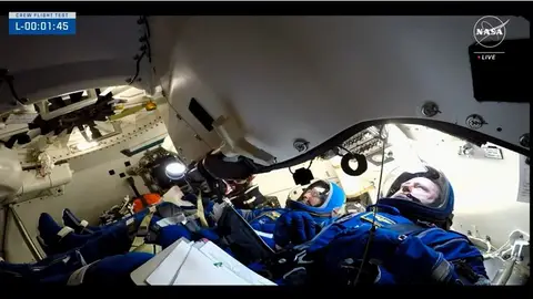 Los astronautas Butch Wilmore y Suni Williams un minuto antes del lanzamiento Los astronautas Butch Wilmore y Suni Williams un minuto antes del lanzamiento