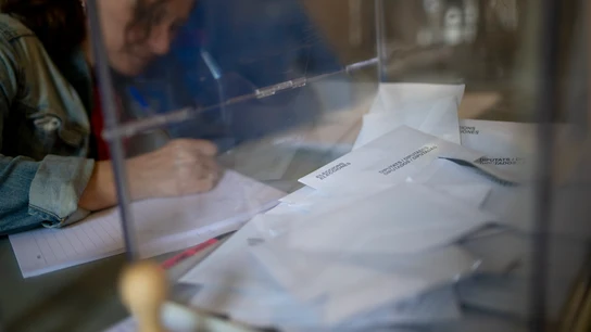 Una urna electoral en la Universitat de Barcelona, a 12 de mayo de 2024, en Barcelona, Catalunya (España). Una urna electoral en la Universitat de Barcelona, a 12 de mayo de 2024, en Barcelona, Catalunya (España).