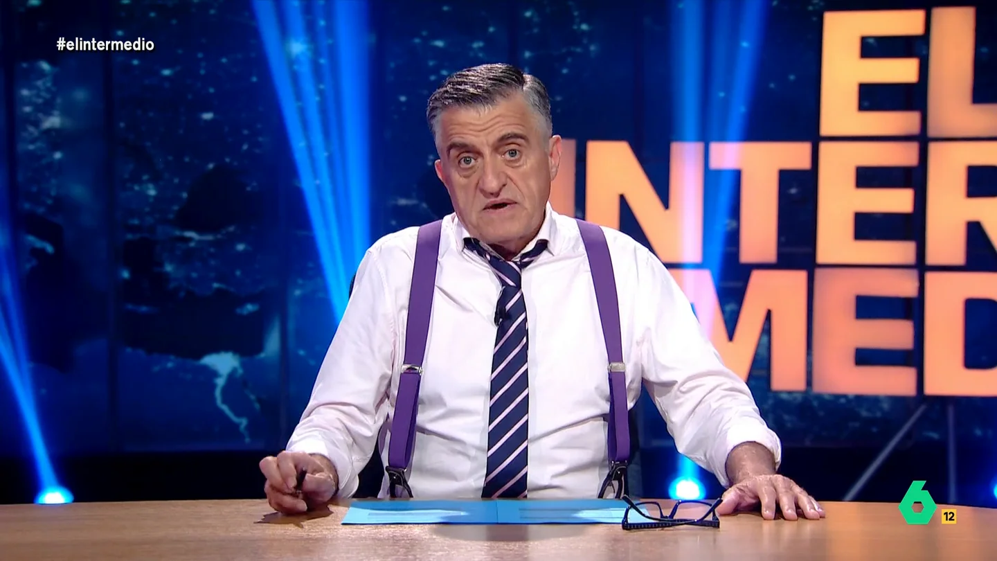 Wyoming, sobre la prohibición de la ciclonudista en la jornada de reflexión Wyoming y Sandra Sabatés analizan en este vídeo la decisión del TSJM sobre permitir las manifestaciones para rezar el rosario frente a la sede del PSOE, mientras se persiguen o prohíben otro tipo de convocatorias durante la jornada de reflexión.