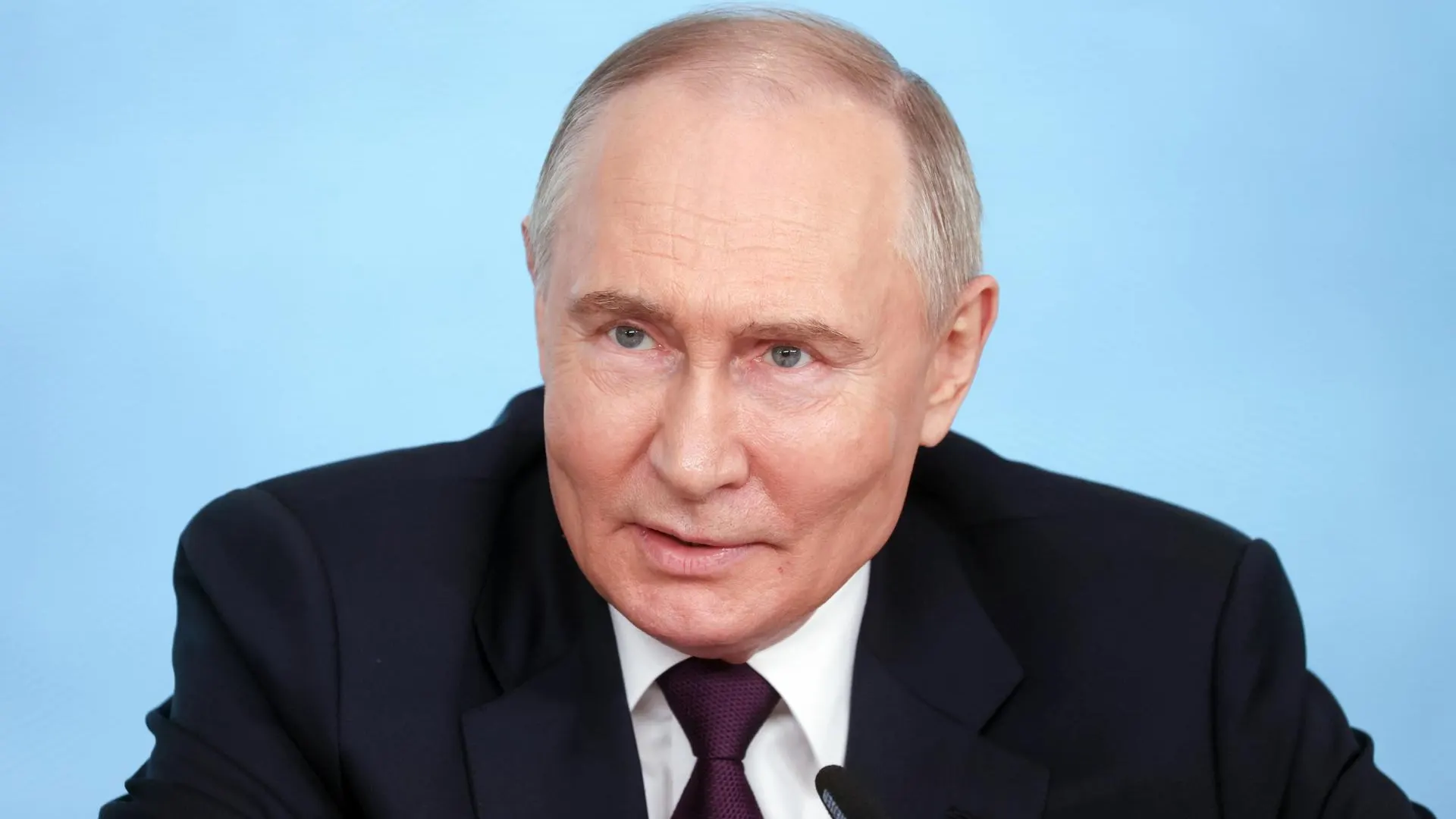 El presidente ruso, Vladímir Putin, se reúne con jefes de agencias de noticias internacionales, en San Petersburgo