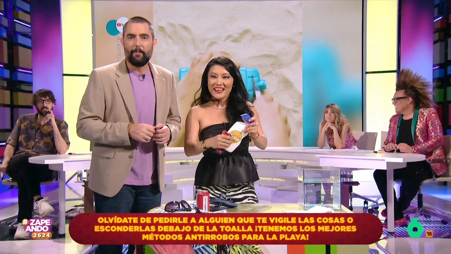 Los trucos de Jiaping para que no te roben en la playa: desde el bote antirrobo a las toallitas antihurto Los trucos de Jiaping para que no te roben en la playa: desde el bote antirrobo a las toallitas antihurto