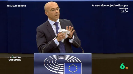 Un eurodiputado reprende a Jorge Buxadé (Vox) tras 'estrujar' la Agenda 2030 y el Pacto Verde laSexta Columna acompaña en este vídeo al eurodiputado Javi López en el trascendental momento de la votación de la directiva de calidad del aire: "Han votados todos a favor menos la extrema derecha", comenta mientras celebra su aprobación.
