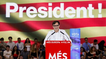 El primer secretario del PSC, Salvador Illa, interviene en un acto electoral para las elecciones europeas en L'Hospitalet de Llobregat