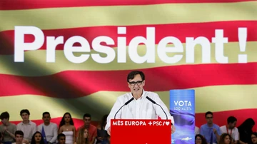 El primer secretario del PSC, Salvador Illa, interviene en un acto electoral para las elecciones europeas en L&#39;Hospitalet de Llobregat