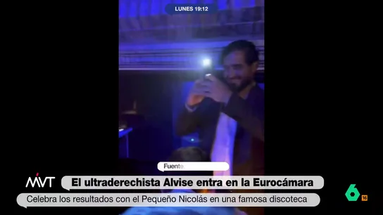 La reacción de Iñaki López al ver a Alvise Pérez celebrar los resultados de Se acabó la fiesta en una discoteca Iñaki López reacciona en este vídeo a las imágenes de Alvise Pérez celebrando en una discoteca los resultados de Se acabó la fiesta en las europeas junto al 'pequeño Nicolás' y unos tubos fluorescentes: "¿Qué es, una quedada de Star Wars?", comenta.