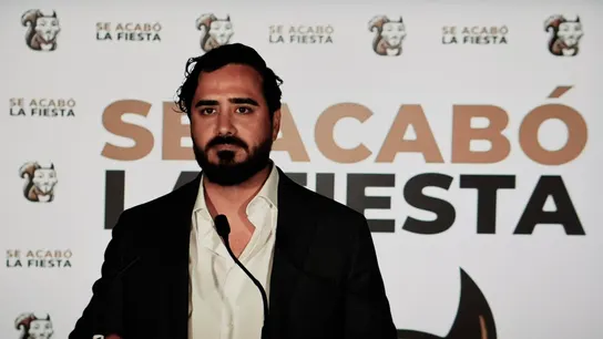 El agitador de ultraderecha Luis 'Alvise' Pérez, durante su comparecencia la noche de las elecciones europeas. El agitador de ultraderecha Luis 'Alvise' Pérez, durante su comparecencia la noche de las elecciones europeas.