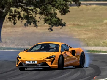 McLaren Artura McLaren Artura