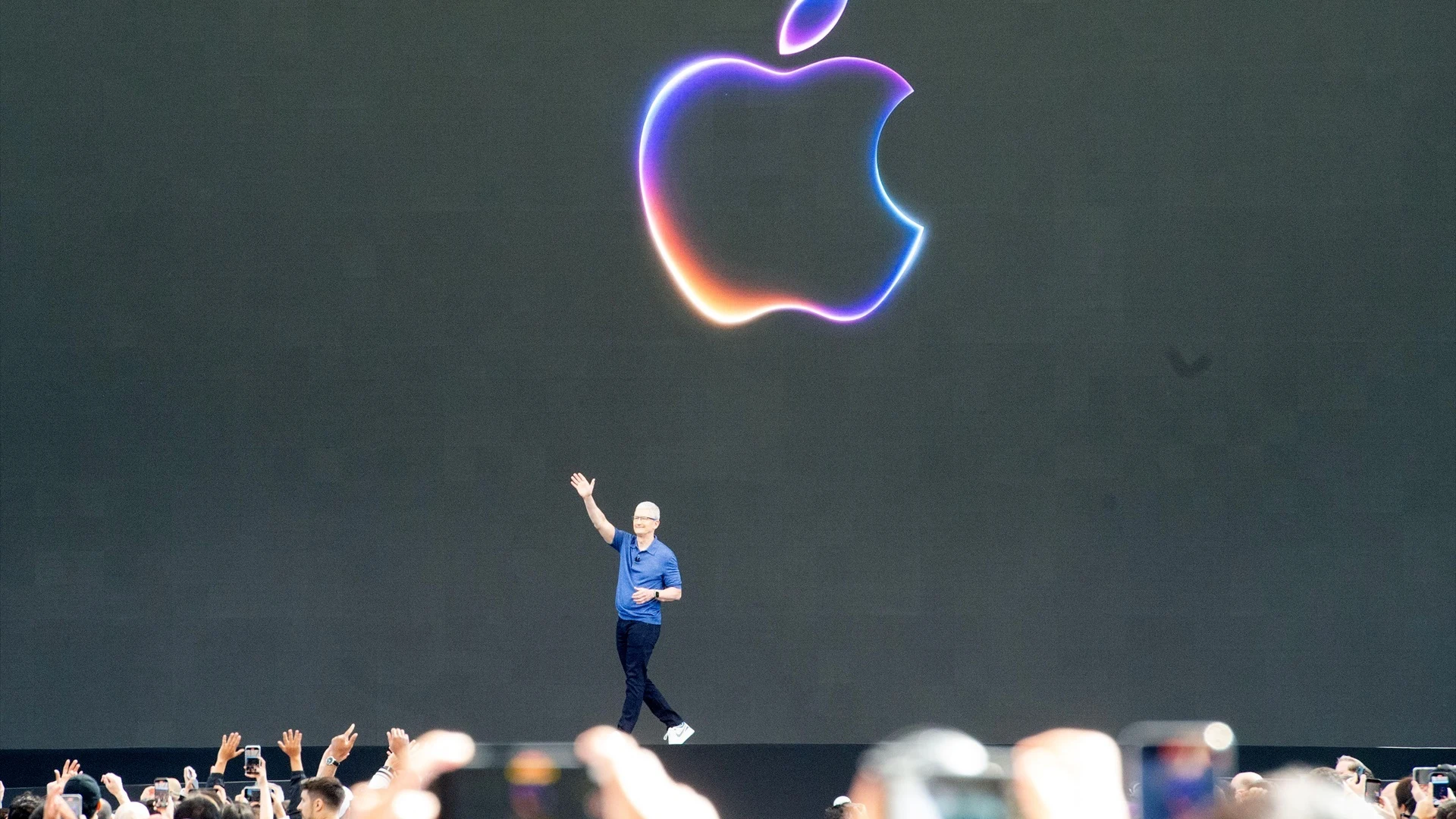 Tim Cook, CEO de Apple, en la conferencia de presentación de Apple Inteligence