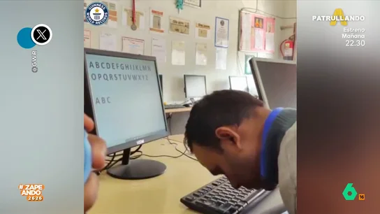 El curioso Récord Guinness que ha batido un hindú: teclea el alfabeto completo con la nariz en 25 segundos El curioso Récord Guinness que ha batido un hindú: teclea el alfabeto completo con la nariz en 25 segundos