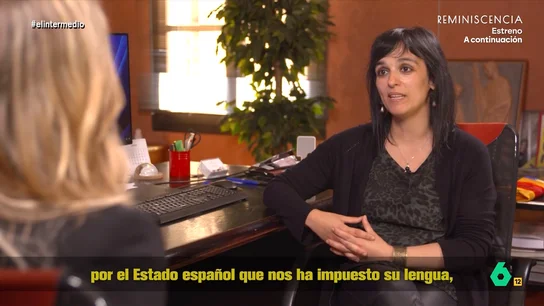 Silvia Orriols, alcaldesa de Ripoll, se niega a hablar en castellano en El Intermedio: "El Estado Español nos ha impuesto su lengua" Silvia Orriols, alcaldesa de Ripoll, se niega a hablar en castellano en El Intermedio: "El Estado Español nos ha impuesto su lengua"