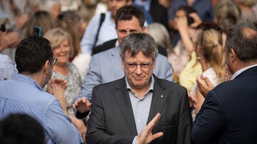 El expresidente de la Generalitat, Carles Puigdemont, durante un acto de campaña de JxCat en Colliure (Francia).