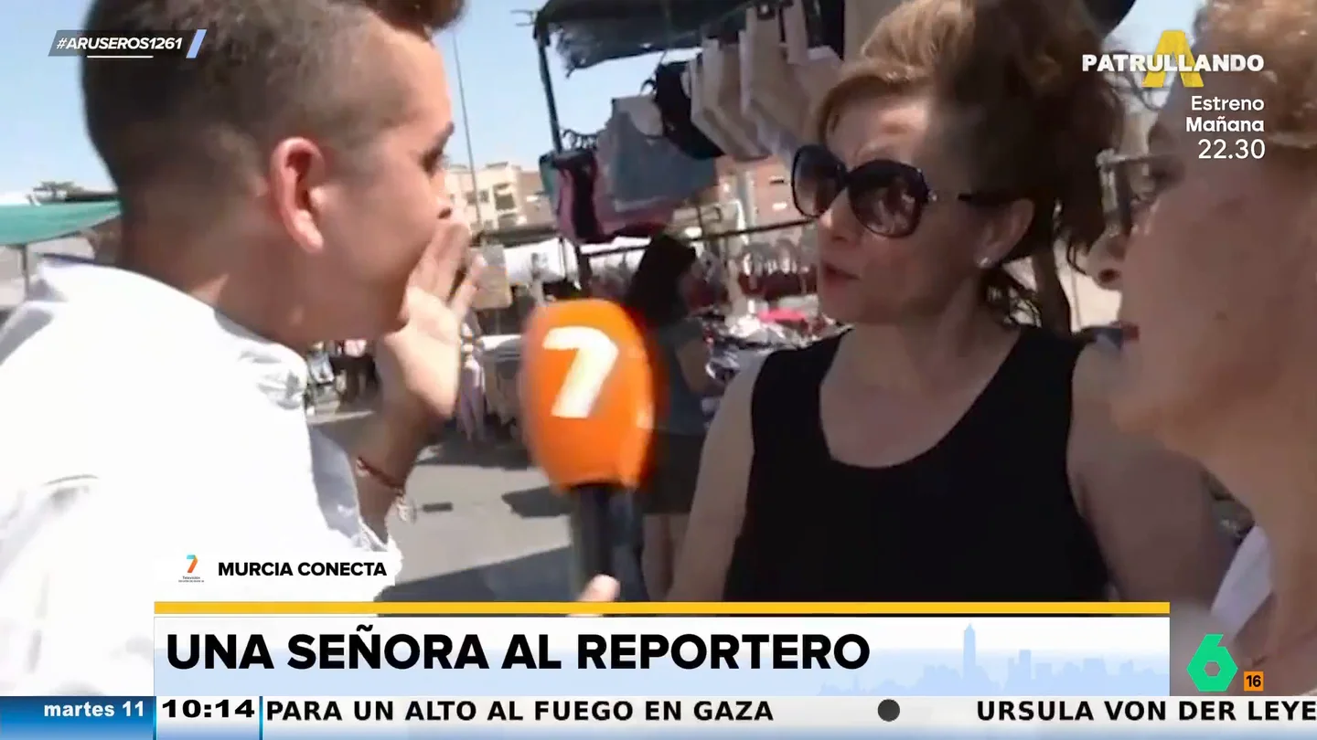 El 'dardo' de una mujer a un reportero por estar "sudando a mares": "Estudia un poco más y que te metan en el despacho" El 'dardo' de una mujer a un reportero por estar "sudando a mares": "Estudia un poco más y que te metan en el despacho"