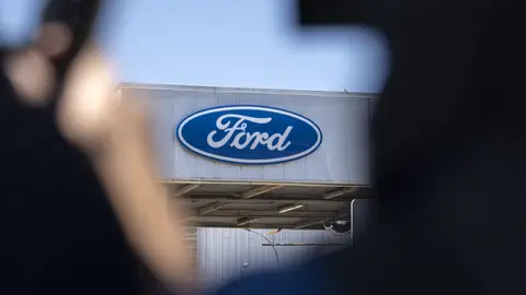 Logo en la fábrica de Ford Almussafes (archivo)