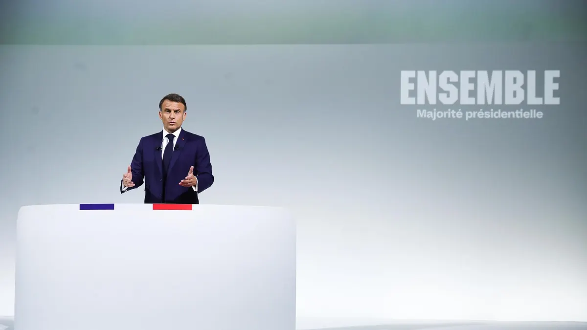 Macron insists that he is not going to resign and refuses to give the keys of power to the extreme right Macron insists that he is not going to resign and refuses to give the keys of power to the extreme right