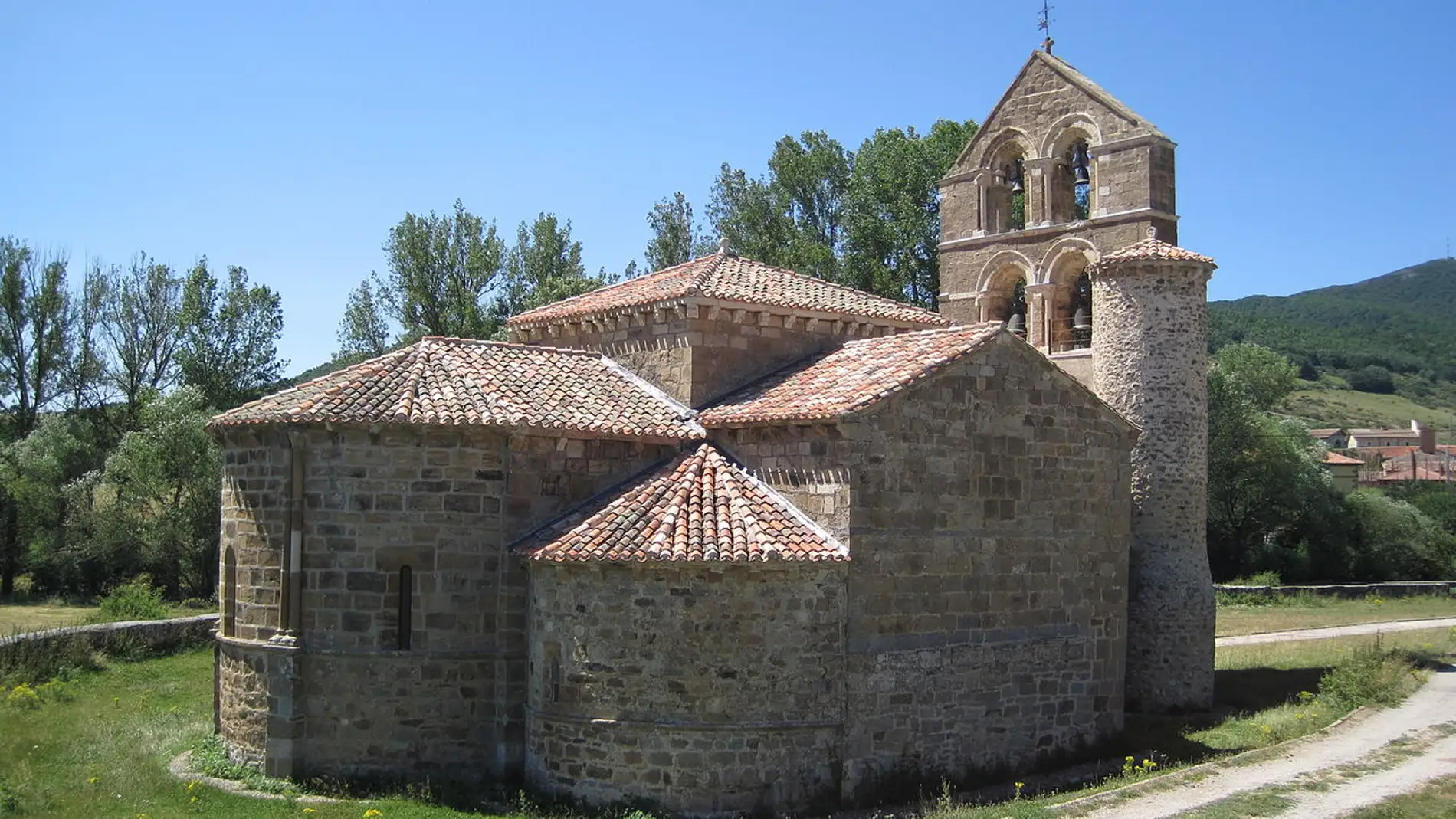 Colegiata de San Salvador de Cantamuda Colegiata de San Salvador de Cantamuda