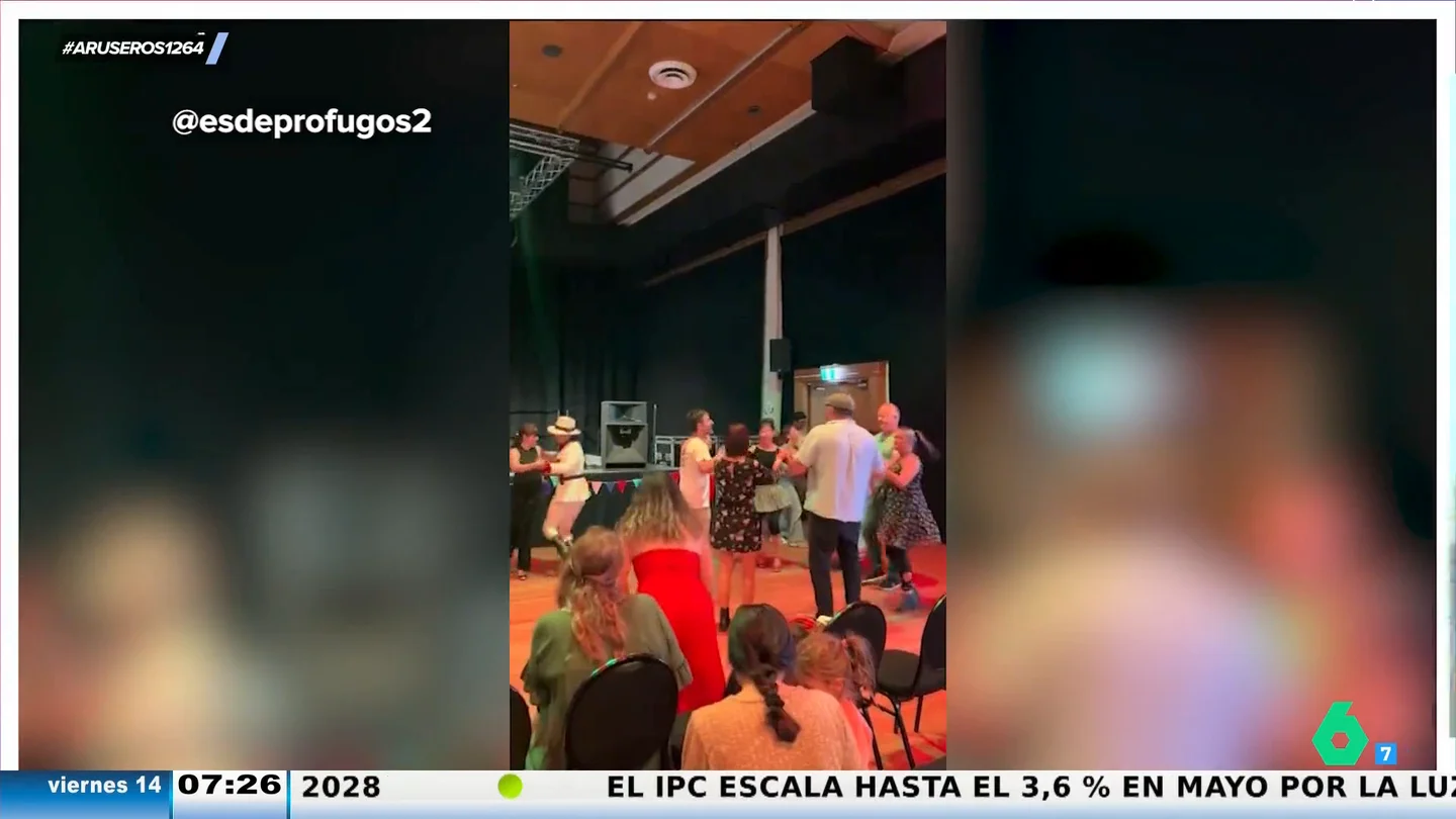 Alfonso Arús reacciona a un grupo de neozelandeses bailando reggaetón: "Bailan como en la orquesta del pueblo" Alfonso Arús reacciona a un grupo de neozelandeses bailando reggaetón: "Bailan como en la orquesta del pueblo"